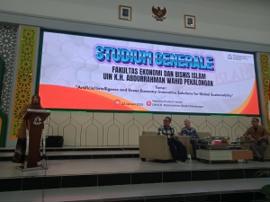 HADIRKAN 2 NARASUMBER DARI LUAR NEGERI, FEBI UIN GUS DUR SUKSES GELAR STUDIUM GENERALE