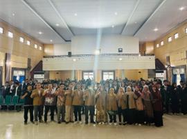 RATUSAN MAHASISWA FEBI UIN GUS DUR DILANTIK