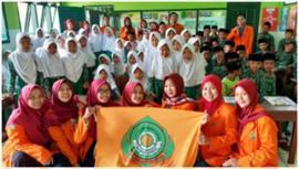 Sosialisasi IT Dan Bakti Untuk Sesama HMJ Ekonomi Syariah FEBI Di MI Miftahul Huda