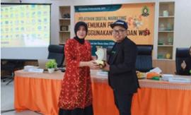 CIPTAKAN ATMOSFIR AKADEMIK YANG KONDUSIF, FEBI SELENGGARAKAN WORKSHOP ONLINE MARKETING BAGI MAHASISWA