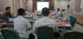 FEBI UIN GUS DUR GELAR RAPAT PENYUSUNAN MATRIKS DAN EVALUASI RUBRIK MENUJU AKREDITASI UNGGUL