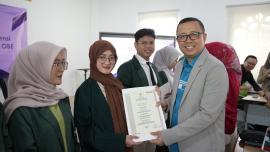 MAHASISWA FEBI UIN GUS DUR TERIMA SERTIFIKAT KOMPETENSI BNSP SECARA SIMBOLIS DARI REKTOR