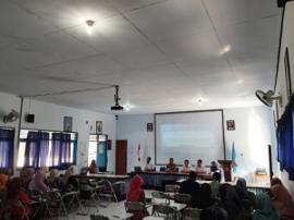 PARA DOSEN PRODI INFORMATIKA FEBI UIN GUS DUR GELAR PELATIHAN COMPUTATIONAL THINKING UNTUK GURU MGMP INFORMATIKA DI SMPN 2 PEMALANG