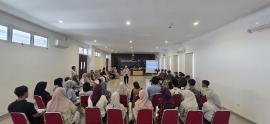 MAHASISWA FEBI UIN GUS DUR IKUTI TRAINING SOFTSKILL “COMMUNICATION, CAREER &amp; PROBLEM SOLVING”: WUJUD PENGUATAN KOMPETENSI MENUJU AKREDITASI UNGGUL DAN DUNIA KERJA PROFESIONAL
